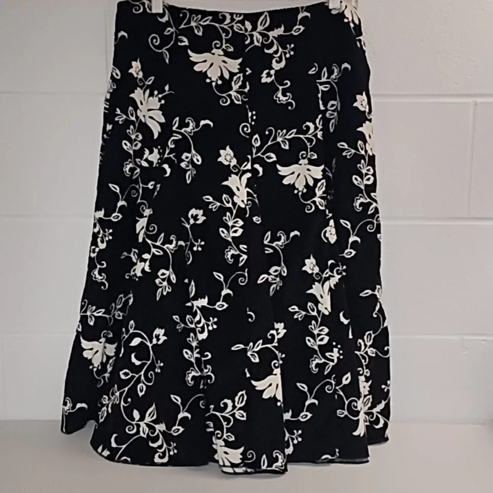 Ultra-soft, flowy full fine wale Corduroy skirt lightweight, yarn-dyed cotton - Picture 9 of 9